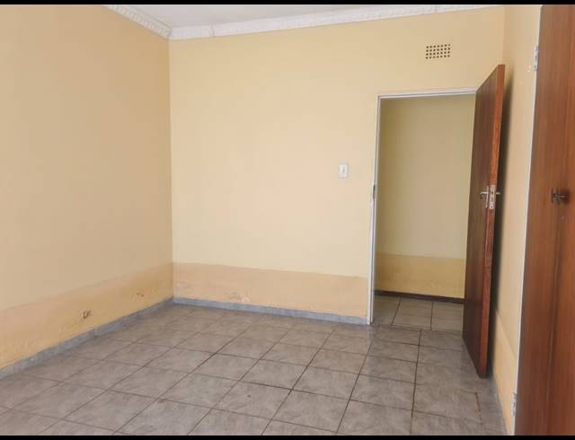 5 BEDROOM HOUSE FOR SALE IN BONANNE